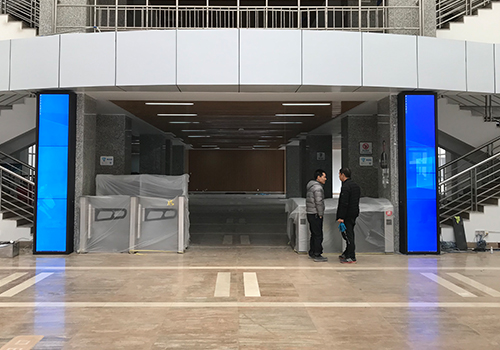 寧夏大學(xué)懷遠(yuǎn)校區(qū)圖書(shū)館 瀑布流觸摸屏